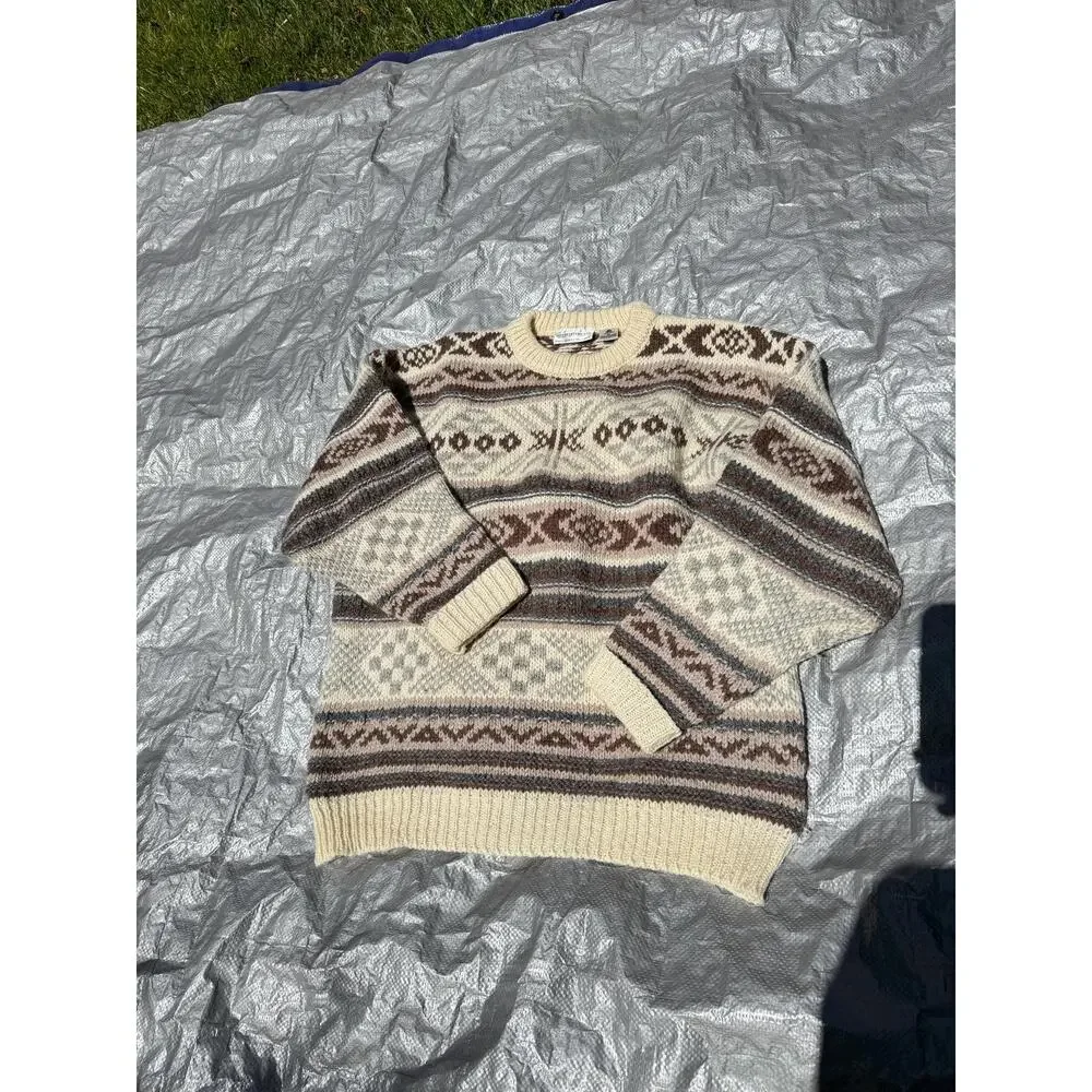 Vintage size medium 100% wool peterborough row Bloomingdale’s sweater